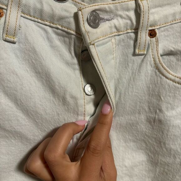 Levi’s Wedgie Icon Fit Denim in Faint Hearted- Size 29 - Picture 7 of 10